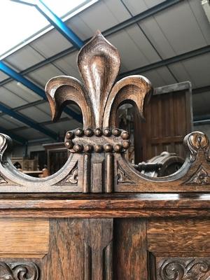 Cabinet style Gothic - style en Oak wood / Stained Glass, Belgium 19th century