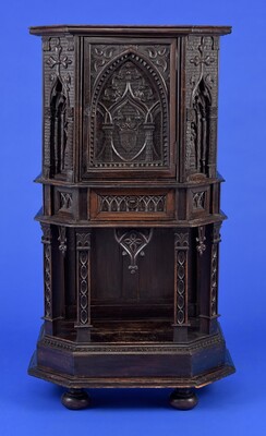 Cabinet  style Gothic - Style en Oak wood, 19 th century