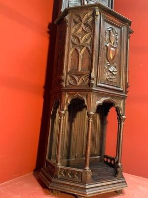 Cabinet style Gothic - style en Oak wood, Belgium 19th century