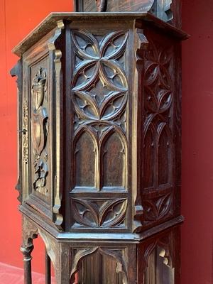 Cabinet style Gothic - style en Oak wood, Belgium 19th century