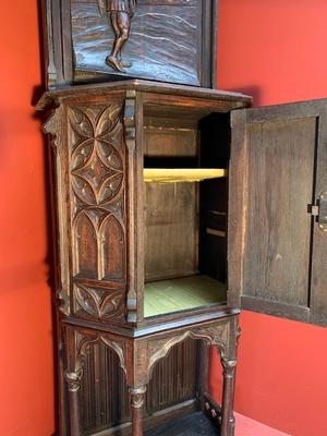 Cabinet style Gothic - style en Oak wood, Belgium 19th century
