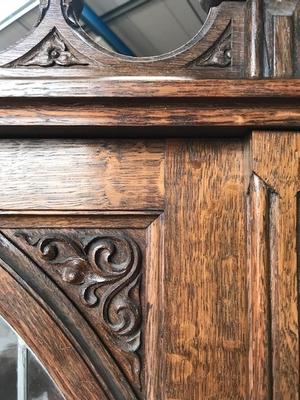 Cabinet style Gothic - style en Oak wood / Stained Glass, Belgium 19th century