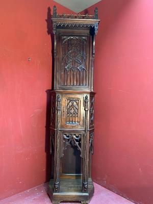 Cabinet style Gothic - style en Walnut wood , France 20 th century ( Anno 1910 )