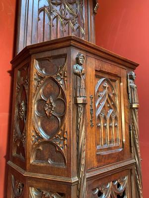 Cabinet style Gothic - style en Walnut wood , France 20 th century ( Anno 1910 )
