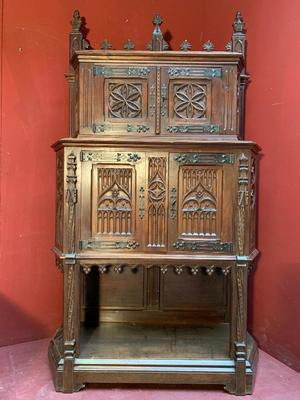 Cabinet style Gothic - style en Walnut wood , France 20 th century ( Anno 1910 )