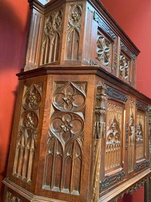 Cabinet style Gothic - style en Walnut wood , France 20 th century ( Anno 1910 )