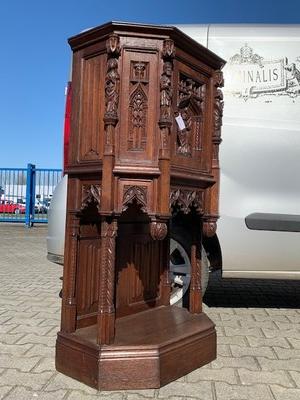 Cabinet style Gothic - Style en Oak wood, Belgium 19th century