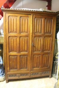 Cabinet style Gothic - style en wood oak, Belgium 19th century
