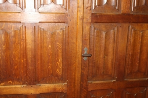 Cabinet style Gothic - style en wood oak, Belgium 19th century