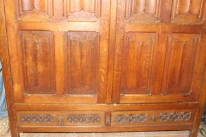 Cabinet style Gothic - style en wood oak, Belgium 19th century