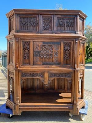 Cabinet  style Gothic - style en Oak wood, Belgium 19 th century
