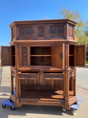 Cabinet  style Gothic - style en Oak wood, Belgium 19 th century