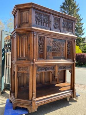 Cabinet  style Gothic - style en Oak wood, Belgium 19 th century