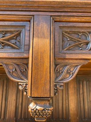 Cabinet  style Gothic - style en Oak wood, Belgium 19 th century