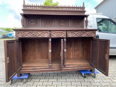 Cabinet  style Gothic - style en Wood, France 19 th century