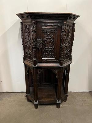 Cabinet  style Gothic - style en Oak wood, France 19 th century