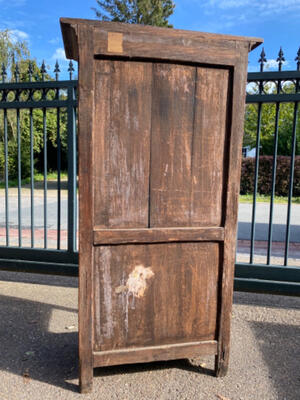 Cabinet  style Gothic - style en Oak wood, Belgium  19 th century ( Anno 1865 )
