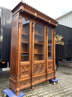 Cabinet / Bookcase  style Gothic - Style en Oak wood, France 19 th century