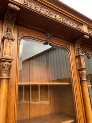 Cabinet / Bookcase  style Gothic - Style en Oak wood, France 19 th century