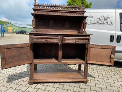 Cabinet / Dresser style Gothic - style en Wood, France 19 th century