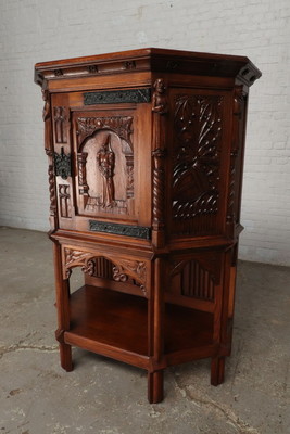 Cabinet Expected ! style Gothic - Style en Oak wood, France 19 th century