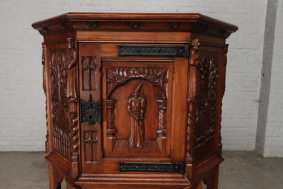 Cabinet Expected ! style Gothic - Style en Oak wood, France 19 th century