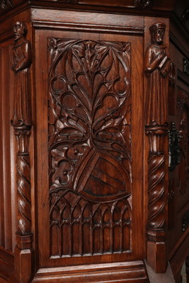 Cabinet Expected ! style Gothic - Style en Oak wood, France 19 th century