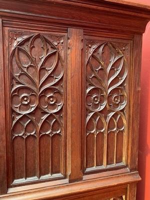 Cabinet With Imaginations Of St. Michael & The 4 Evangelists style Gothic - style en Oak wood, France 19th century