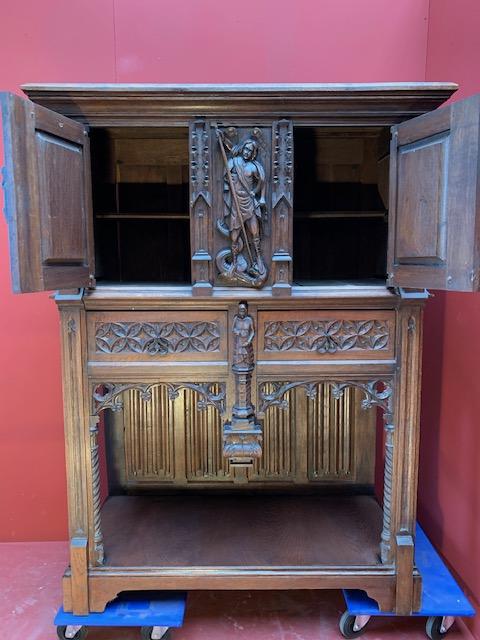 1 Gothic - style Cabinet With Imaginations Of St. Michael & The 4 Evangelists