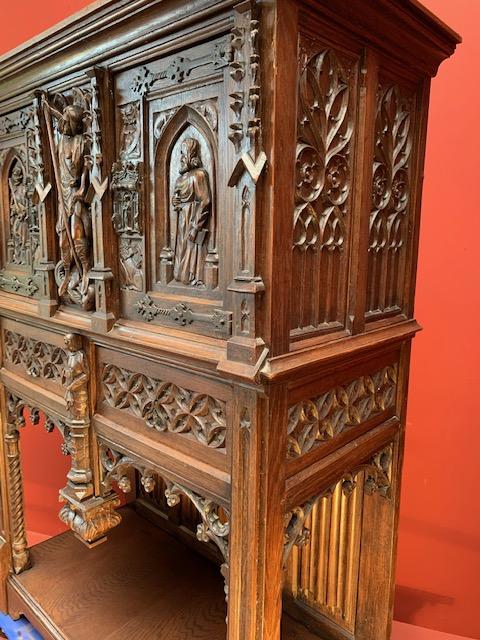 1 Gothic - style Cabinet With Imaginations Of St. Michael & The 4 Evangelists