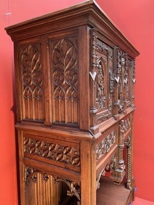 Cabinet With Imaginations Of St. Michael & The 4 Evangelists style Gothic - style en Oak wood, France 19th century