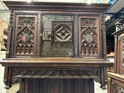 Cabinet With Secred Space style Gothic - Style en Oak wood, France 19 th century