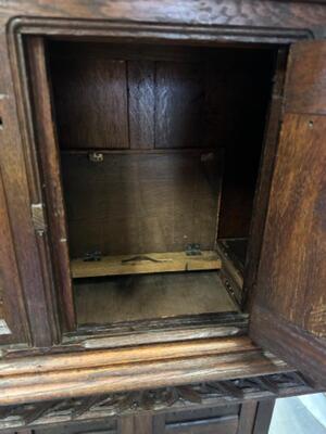 Cabinet With Secred Space style Gothic - Style en Oak wood, France 19 th century