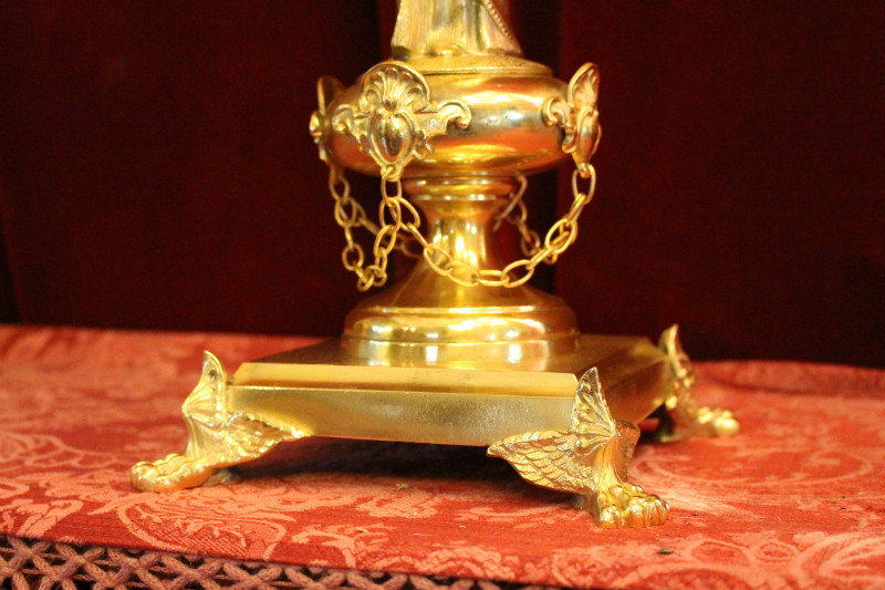 1 Gothic - style Candle Stick