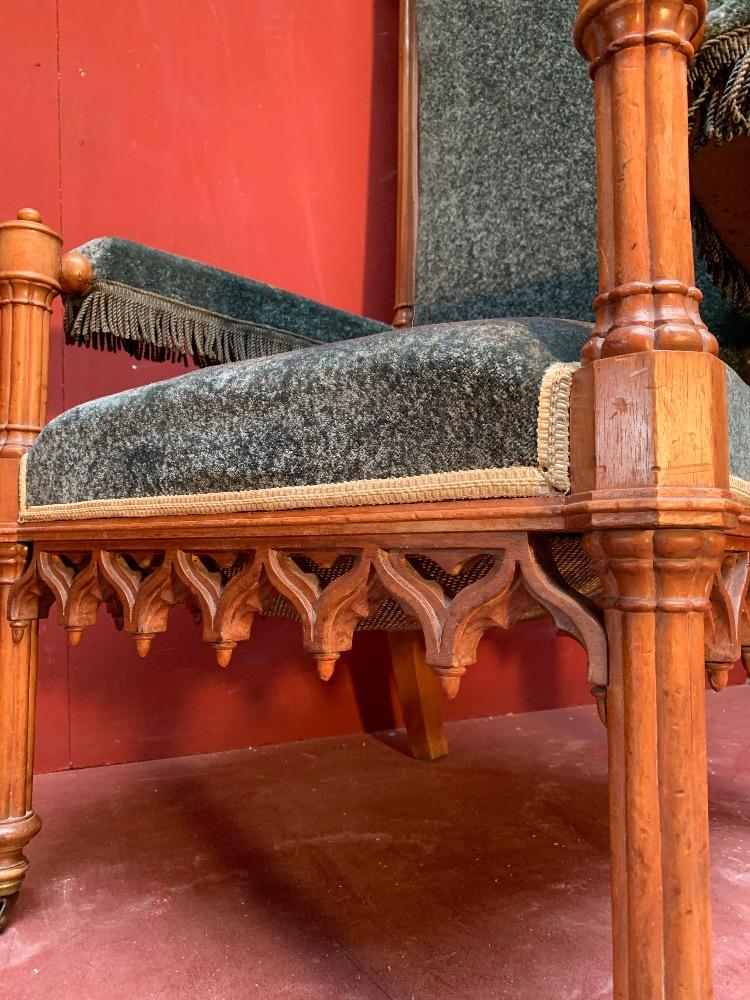 1 Gothic - Style Chair