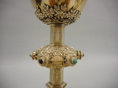 Chalice Original Paten Spoon And Case. Signed : Bourdon style Gothic - style en Full - Silver / Stones / Enamell Medallions, Belgium 19th century ( 1875 )