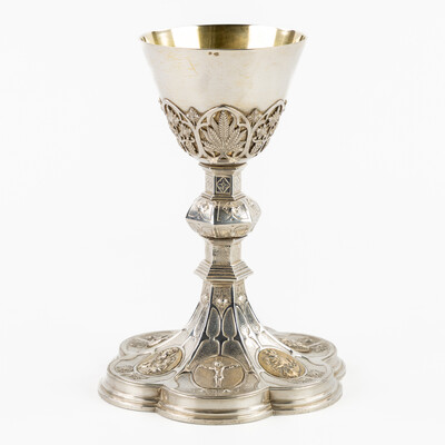 Chalice With Original Case. By Silversmith : Delheid FrèRes style Gothic - Style en Full - Silver / Silver Marks Present /  (950/1000)., Brussels - Belgium 19 th century
