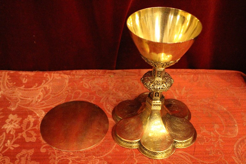 1 Gothic - style Chalice With Original Paten And Spoon All Silver