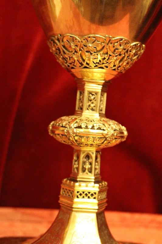 1 Gothic - style Chalice With Original Paten And Spoon All Silver