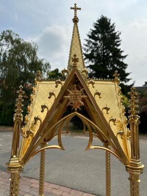 Chapel style Gothic - Style en Brass / Bronze / Polished and Varnished, Belgium  19 th century ( Anno 1885 )