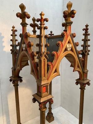 Chapel style Gothic - style en wood polychrome, France 19th century ( anno 1875 )