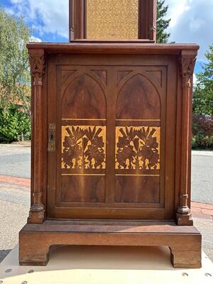 Chapel style Gothic - Style en Walnut wood , Spain 19 th century ( Anno 1865 )