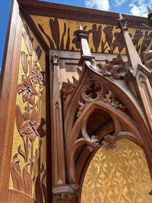 Chapel style Gothic - Style en Walnut wood , Spain 19 th century ( Anno 1865 )