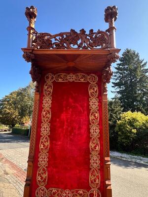 Chapel style Gothic - Style en Wood / Fabrics, Spain 19 th century