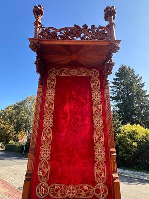 Chapel style Gothic - Style en Wood / Fabrics, Spain 19 th century
