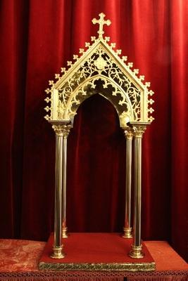 Chapel style Gothic - style en Brass / Bronze / Polished and Varnished, France 19th century