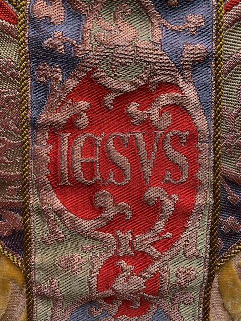 1 Gothic - style Chasuble