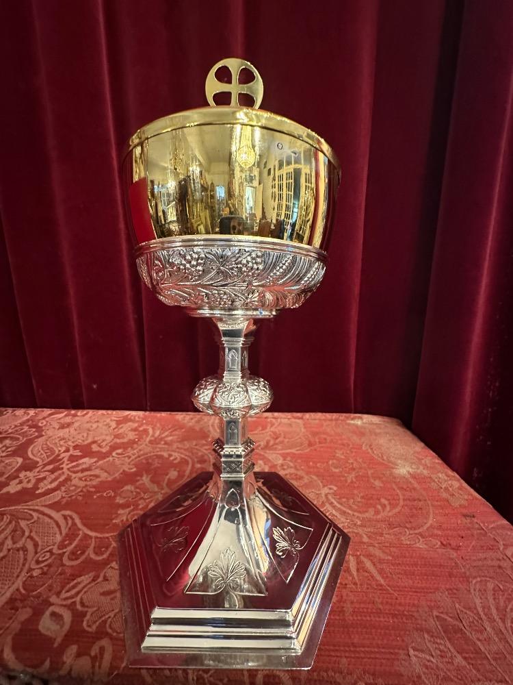 1 Gothic - Style Ciborium