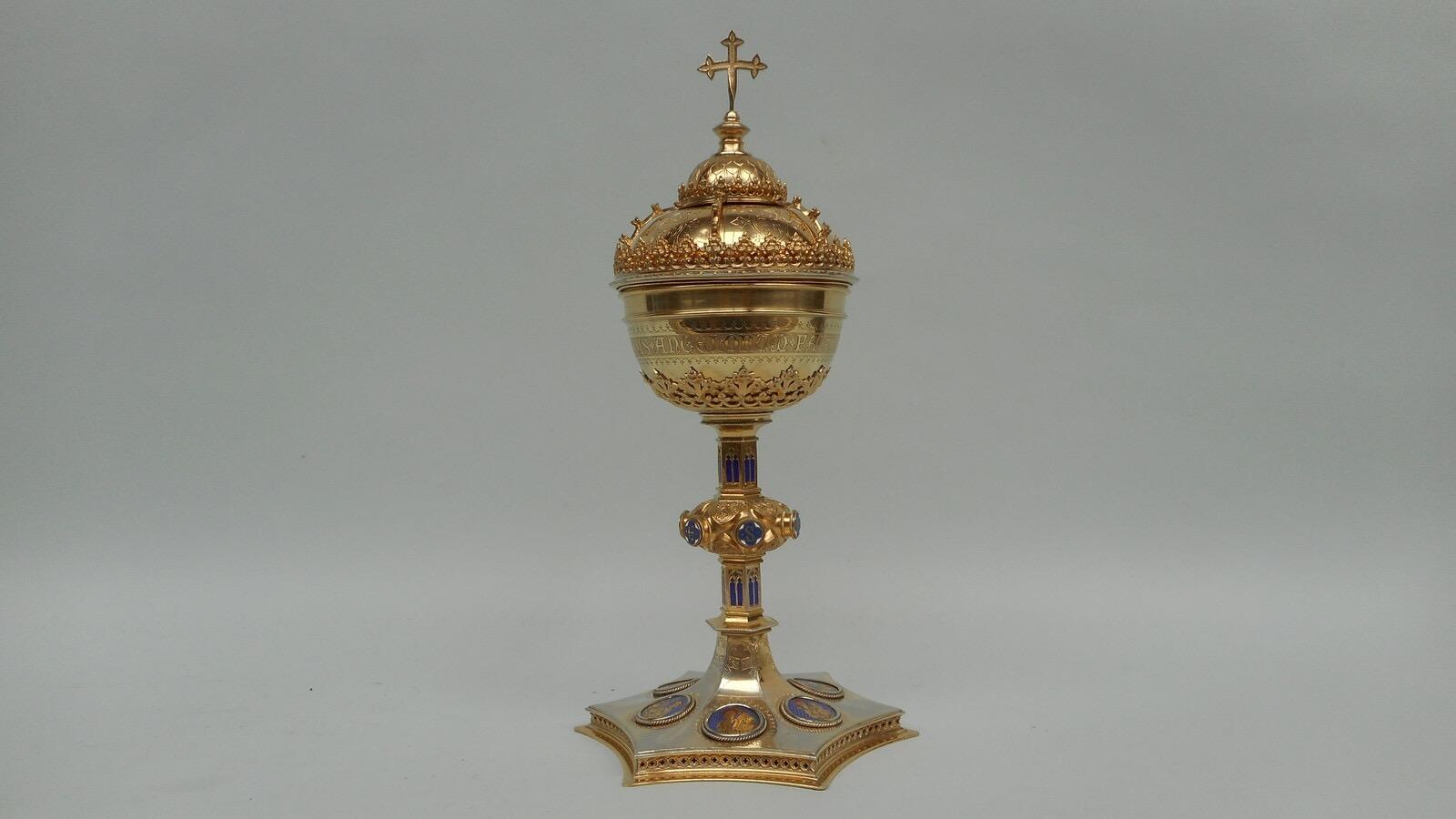 1 Gothic - Style Ciborium