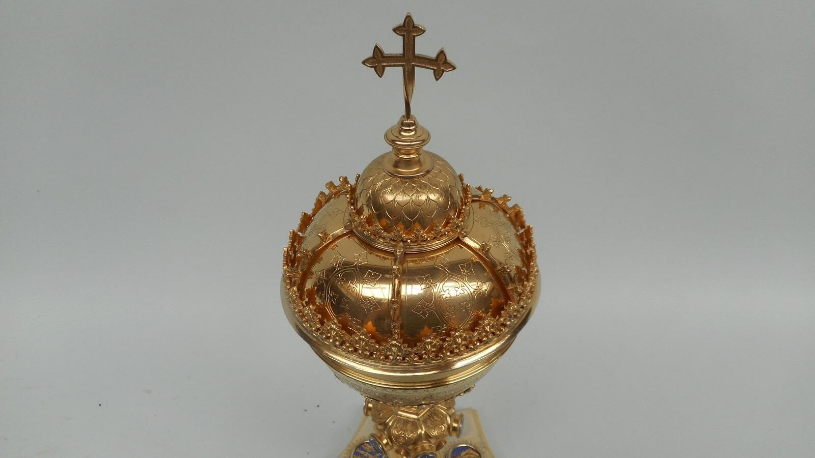 1 Gothic - Style Ciborium